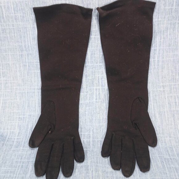 1950s Vintage Gloves in Black Fabric and Mid Length by Crescendoe - Picture 2 of 4
